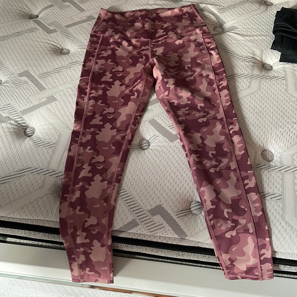 WORKOUT LEGGINGS